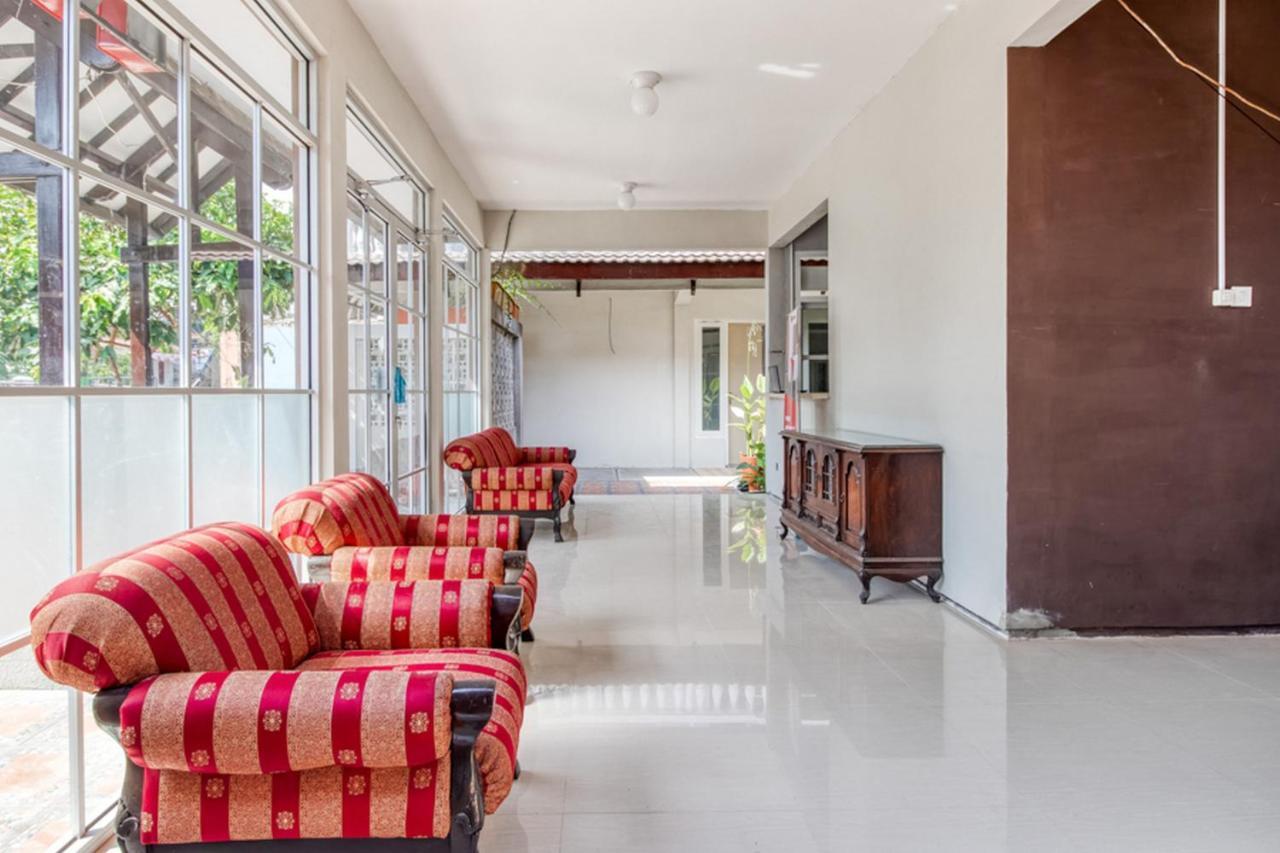 Reddoorz Near Malioboro Tugu Station Jogja 2 Ξενοδοχείο Γιογκιακάρτα Εξωτερικό φωτογραφία