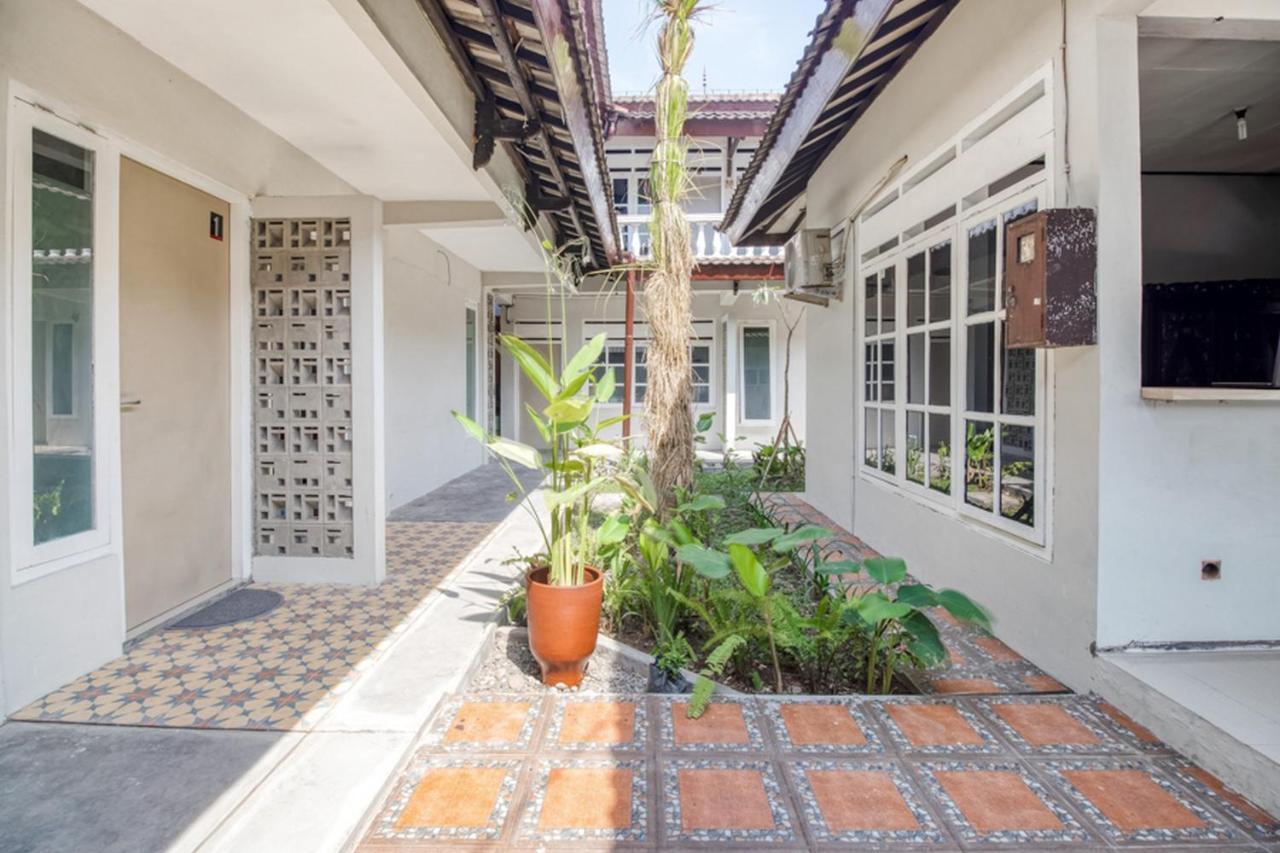 Reddoorz Near Malioboro Tugu Station Jogja 2 Ξενοδοχείο Γιογκιακάρτα Εξωτερικό φωτογραφία