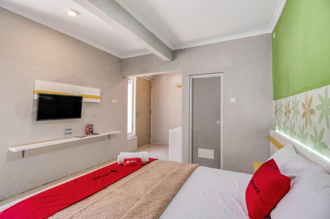 Reddoorz Near Malioboro Tugu Station Jogja 2 Ξενοδοχείο Γιογκιακάρτα Εξωτερικό φωτογραφία