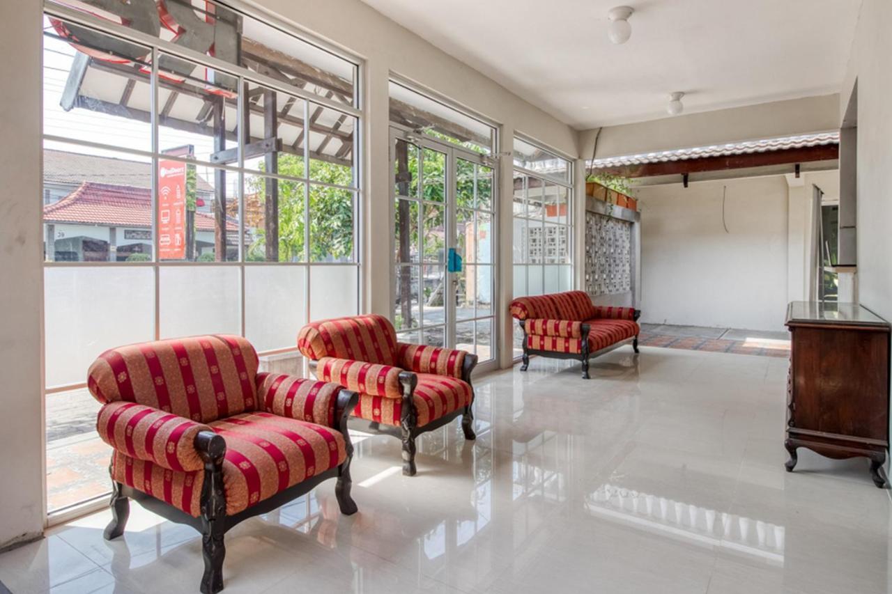 Reddoorz Near Malioboro Tugu Station Jogja 2 Ξενοδοχείο Γιογκιακάρτα Εξωτερικό φωτογραφία