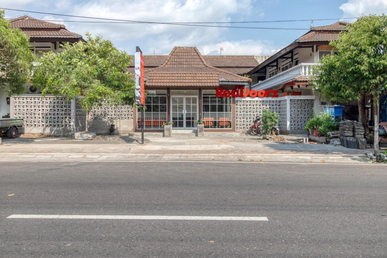 Reddoorz Near Malioboro Tugu Station Jogja 2 Ξενοδοχείο Γιογκιακάρτα Εξωτερικό φωτογραφία